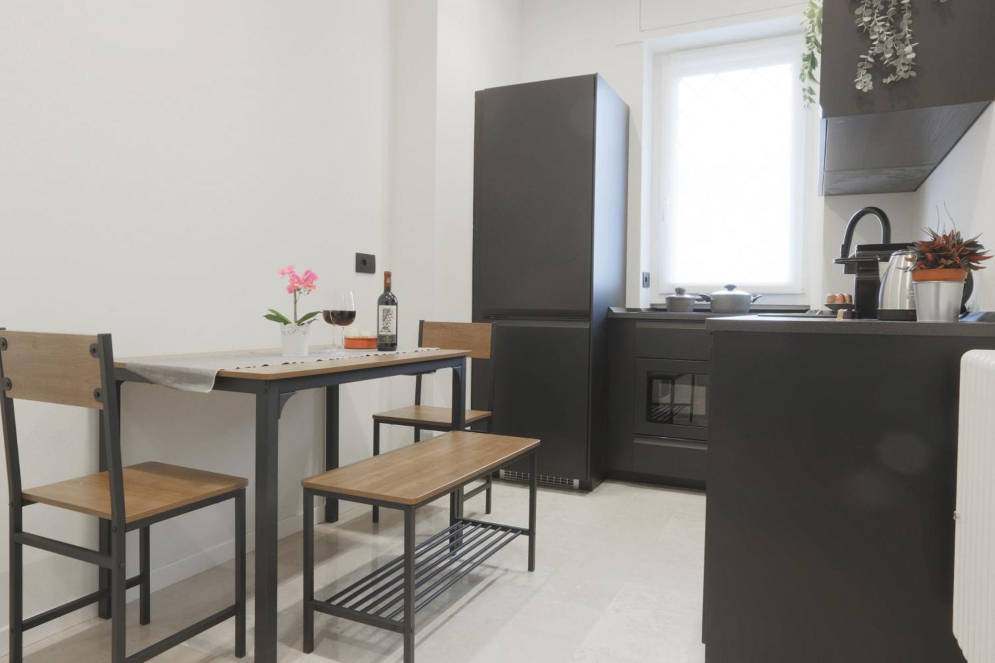 New Modern Flat 10 Minutes Walk From Central Station Милан Экстерьер фото