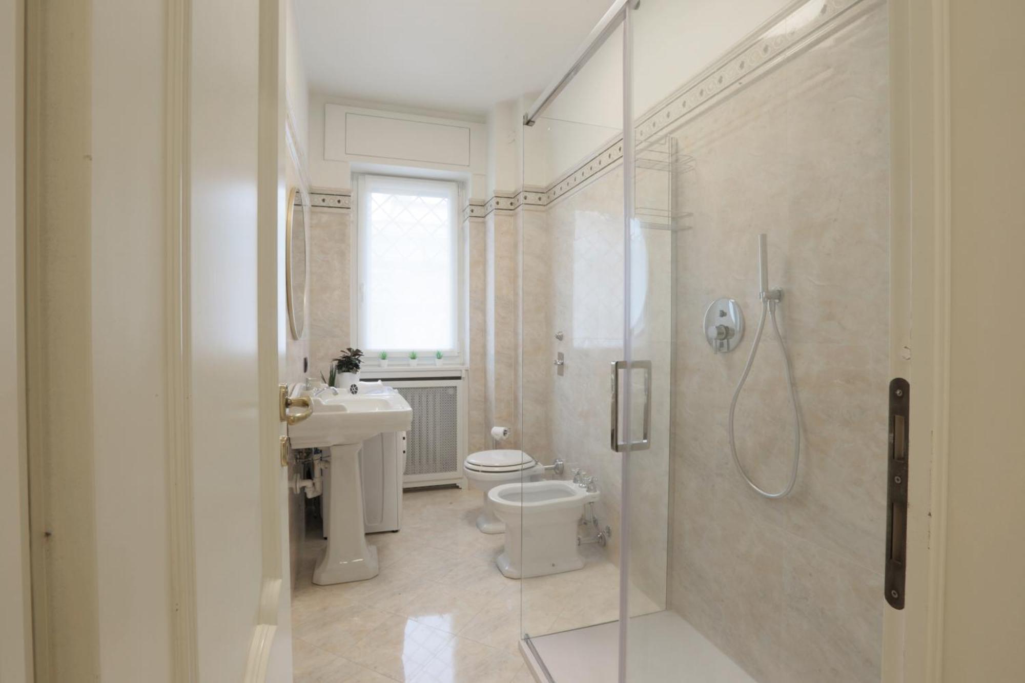New Modern Flat 10 Minutes Walk From Central Station Милан Экстерьер фото