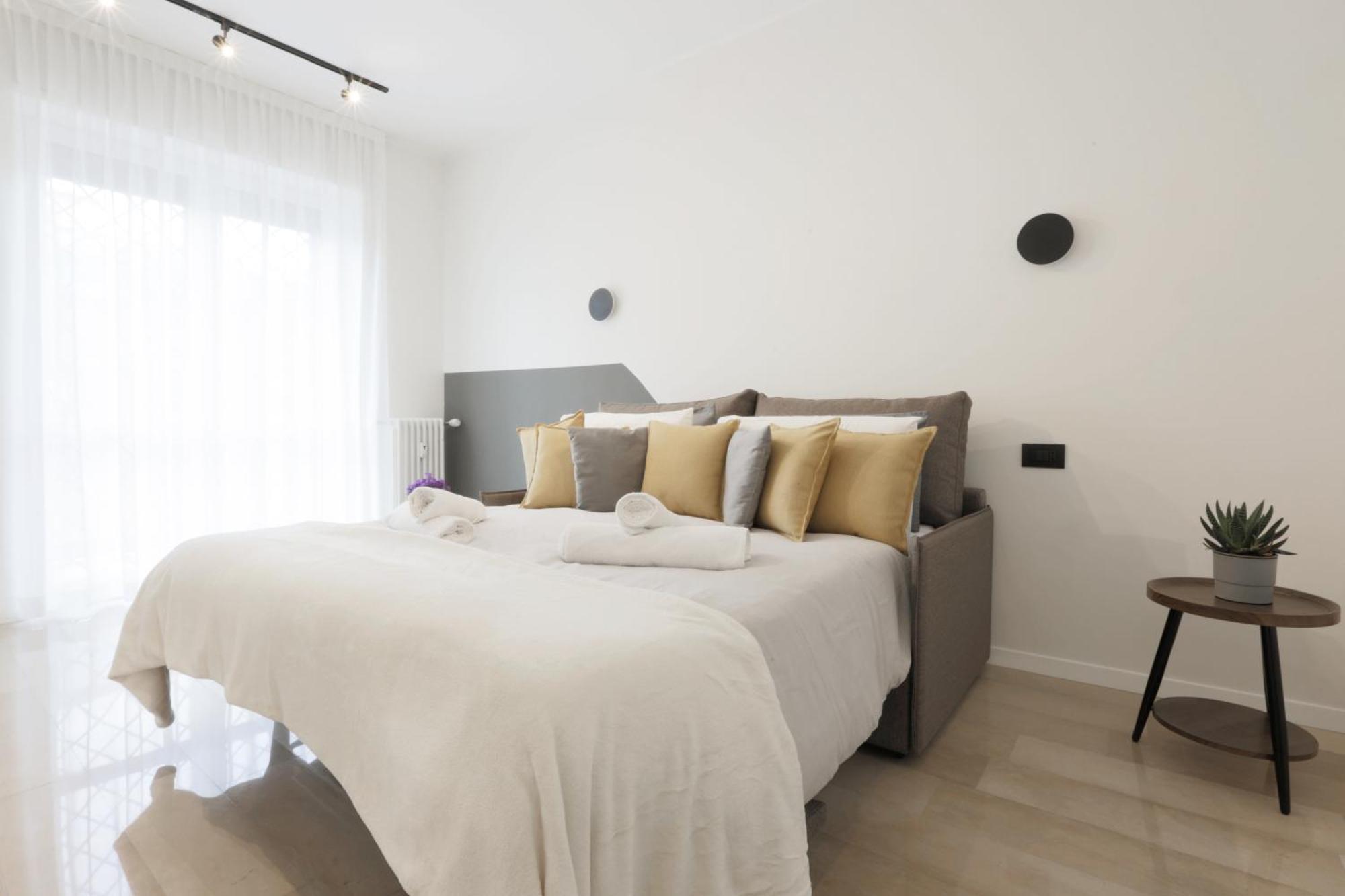 New Modern Flat 10 Minutes Walk From Central Station Милан Экстерьер фото