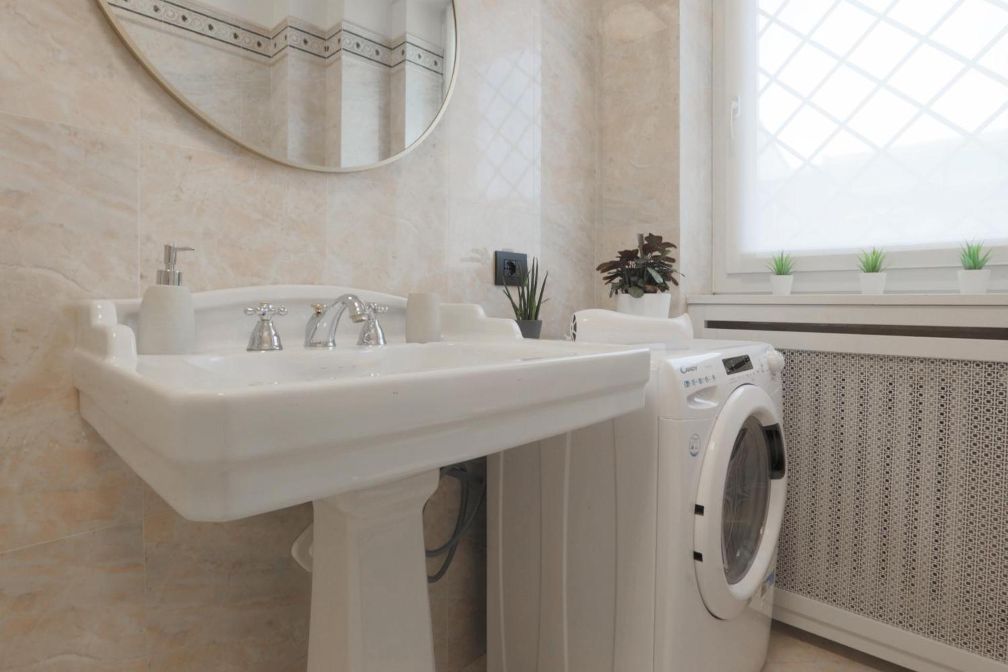 New Modern Flat 10 Minutes Walk From Central Station Милан Экстерьер фото