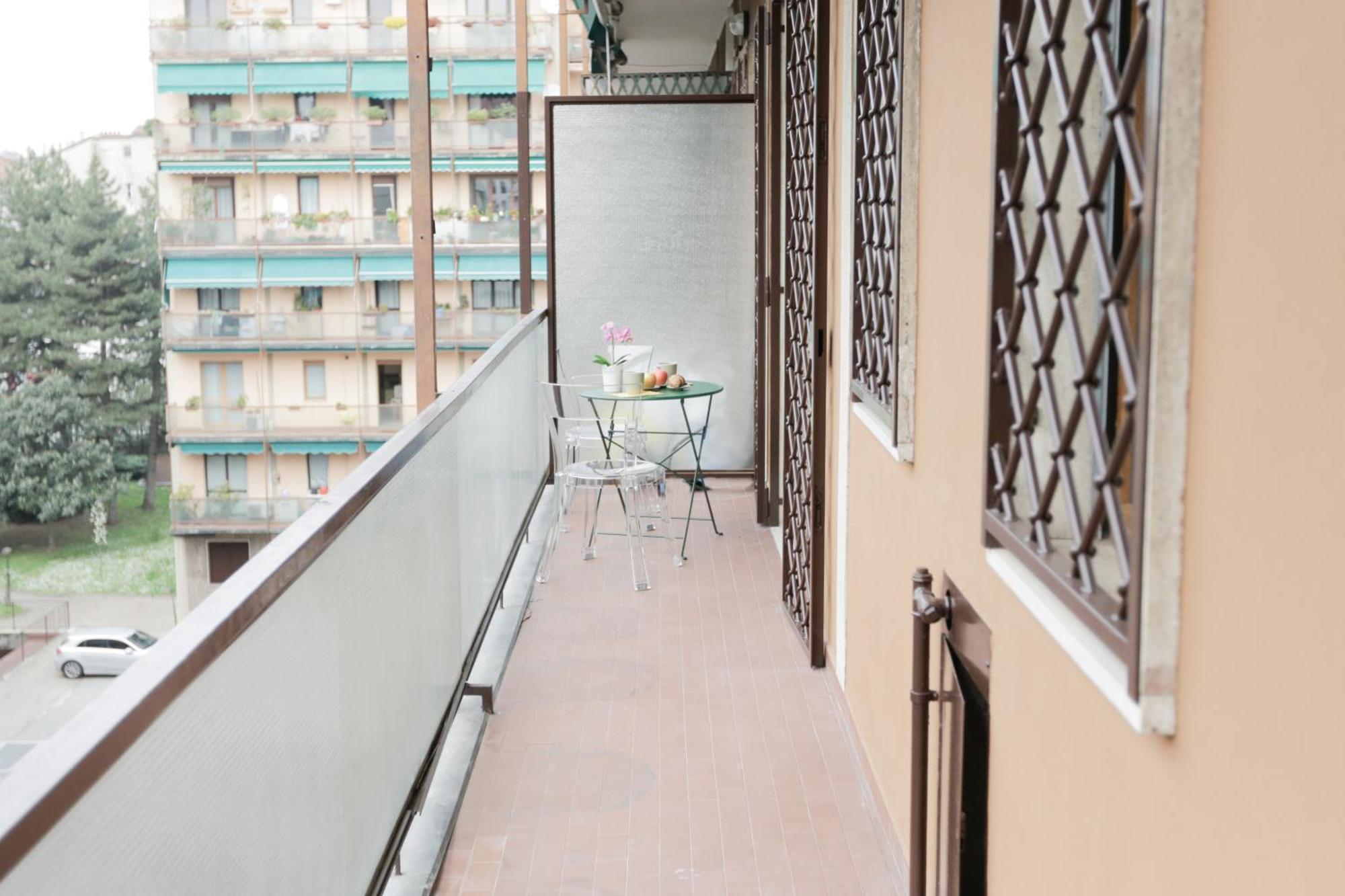 New Modern Flat 10 Minutes Walk From Central Station Милан Экстерьер фото